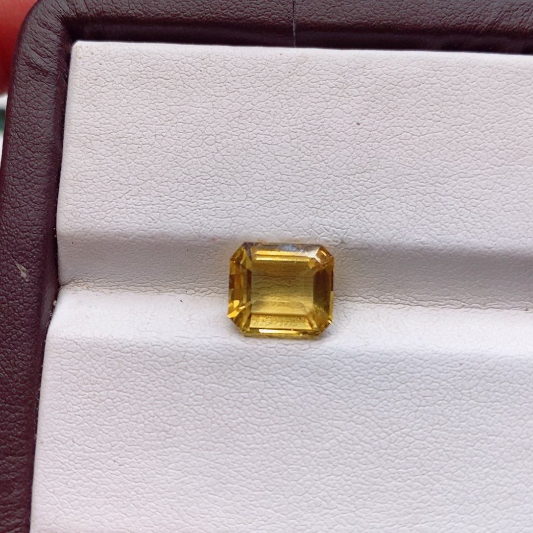 海蓝宝石裸石未镶嵌3.96克拉