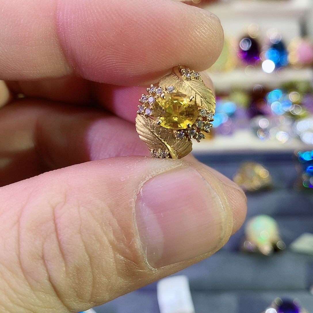 蓝宝石戒指9K金镶嵌阿*米