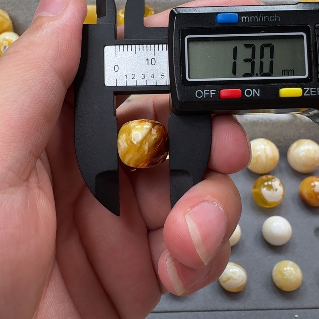 裸石琥珀未镶嵌老型