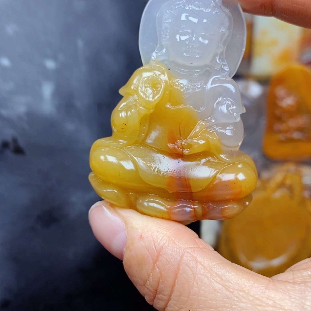 石英质玉（黄龙玉）颈饰未镶嵌