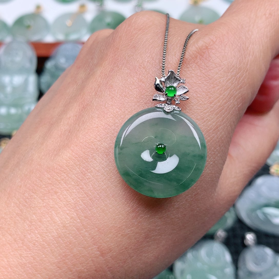 翡翠吊坠(不含链)18K金镶嵌