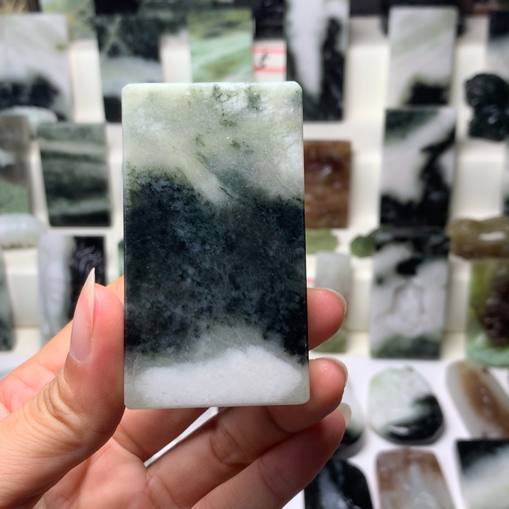 独山玉未镶嵌颈饰