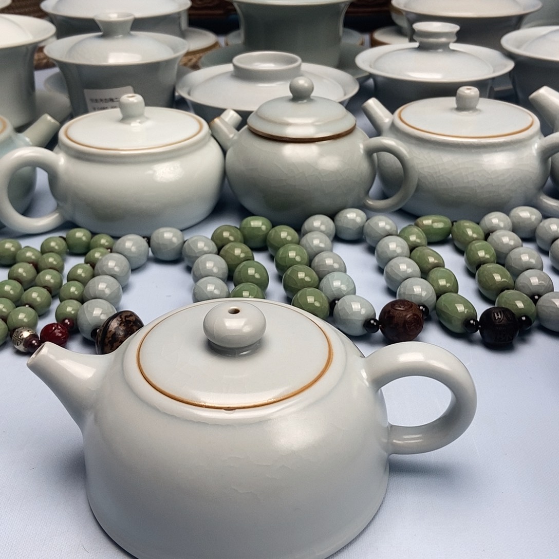 杯二级品仿古月白半月壶原矿原釉原产的