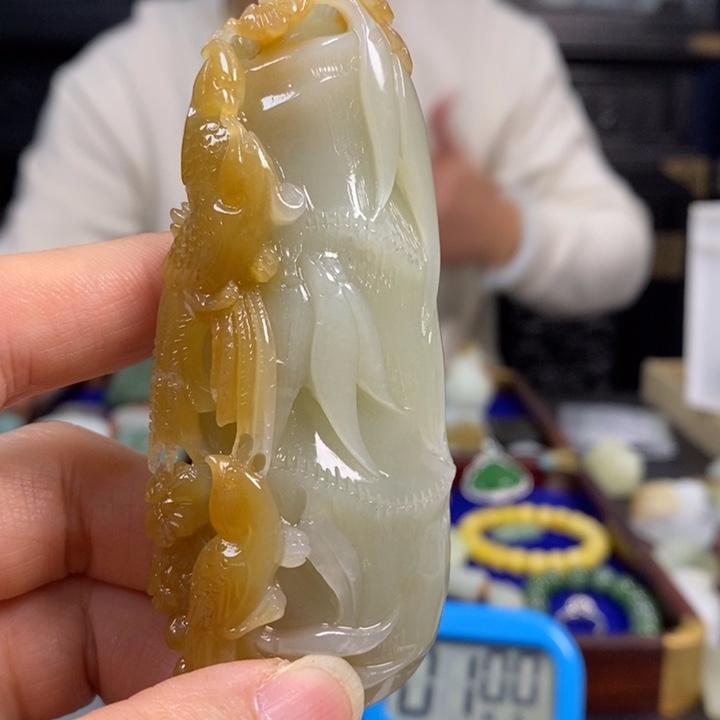 海***宝和田玉未镶嵌颈饰
