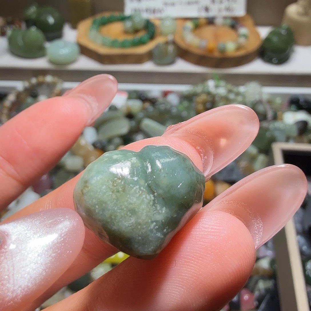 和田玉未镶嵌珠宝奇石