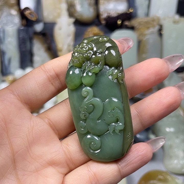 颈饰未镶嵌和田玉