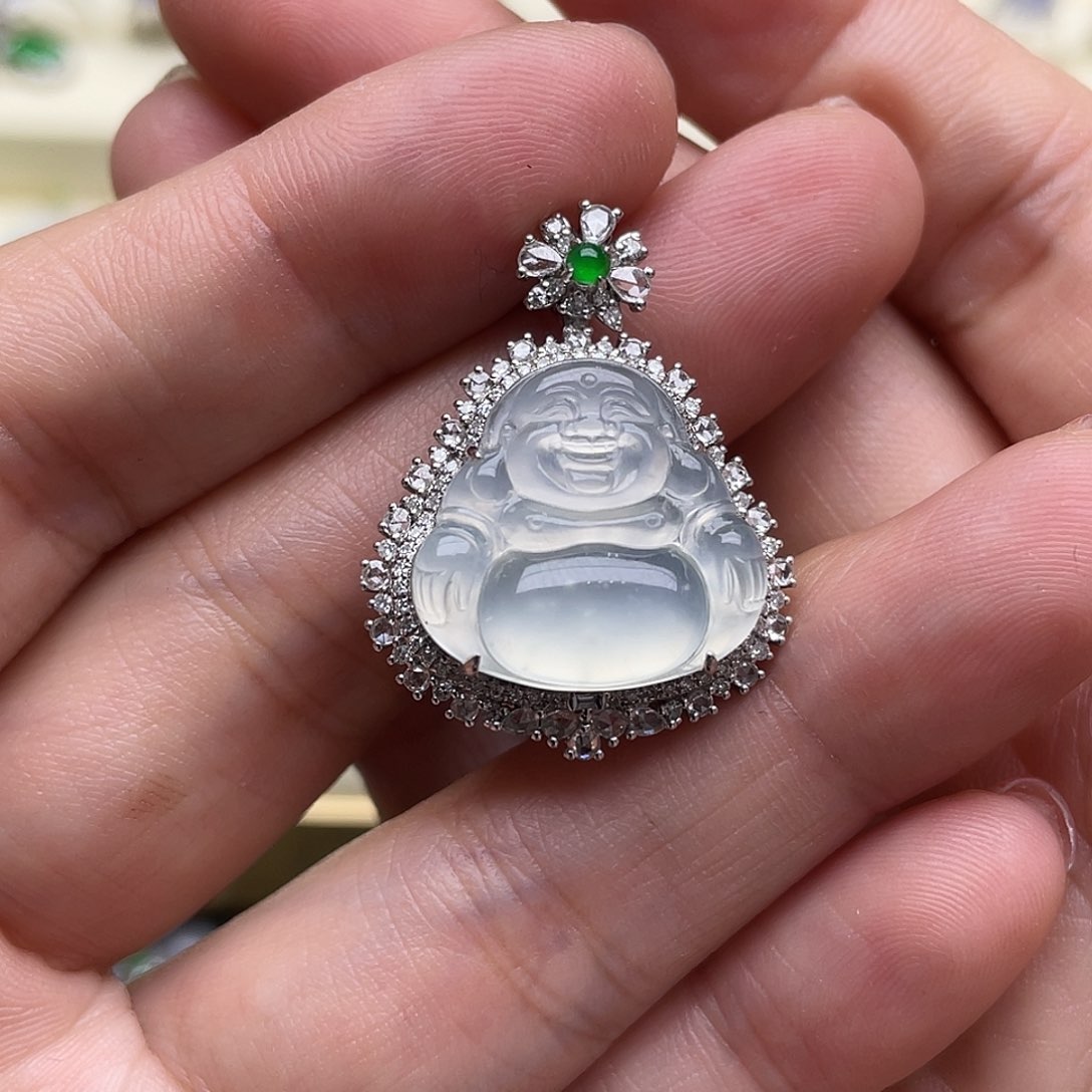 翡翠18K金镶嵌颈饰回流