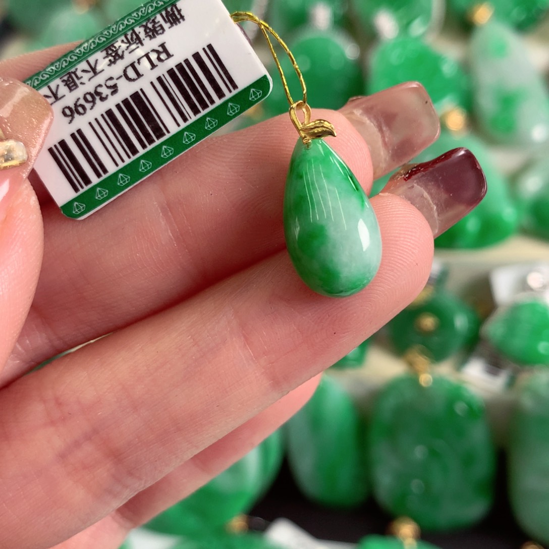 翡翠吊坠(不含链)18K金镶嵌