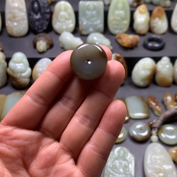 和田玉（糖玉）颈饰未镶嵌