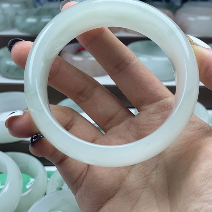 望***尘石英质玉（金丝玉）未镶嵌手镯