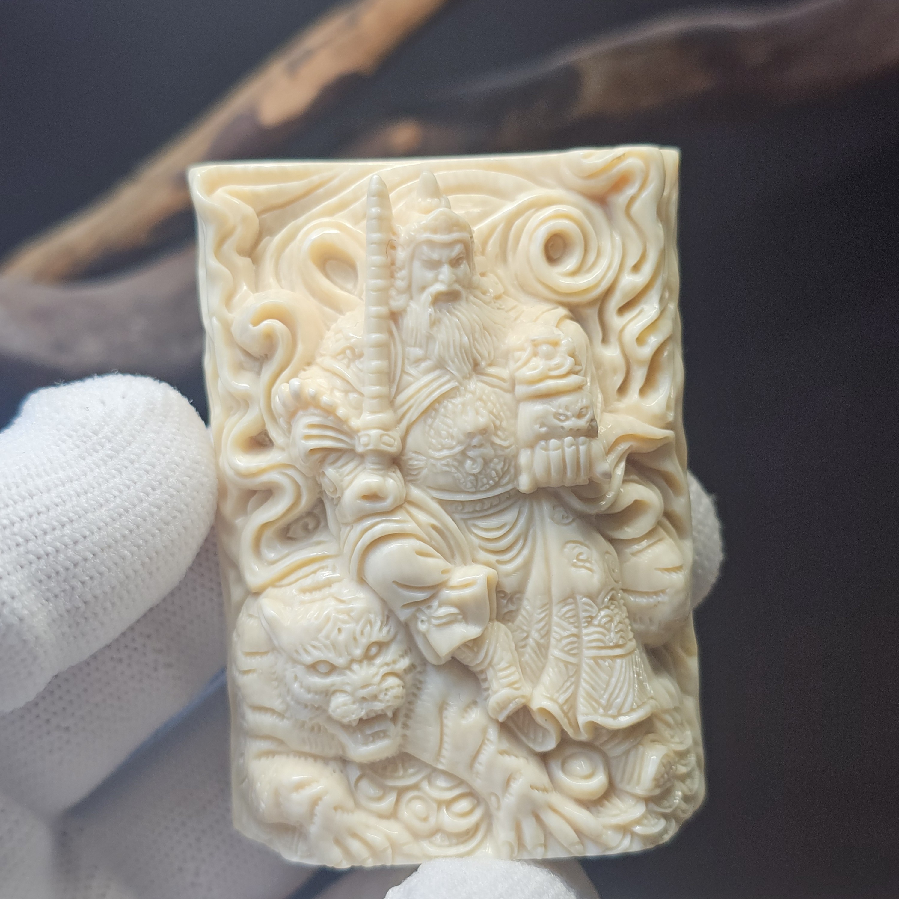 天然猛犸牙双面雕手工赵公明吊坠