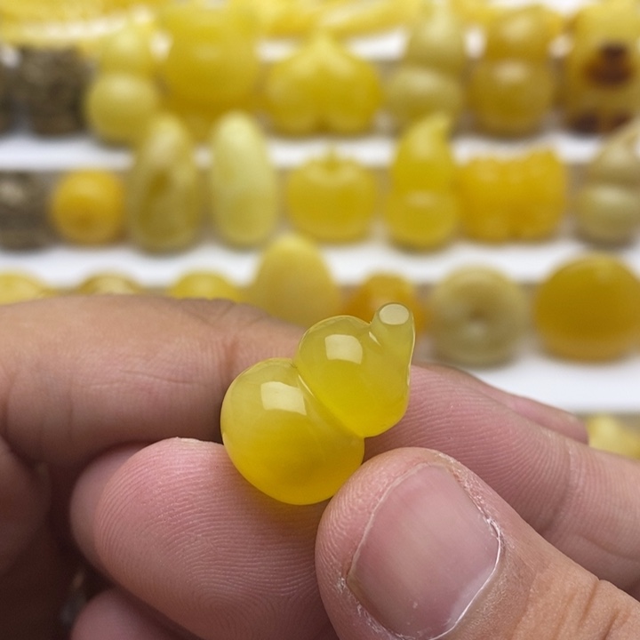 未镶嵌蜜蜡裸石定制葫芦吊坠