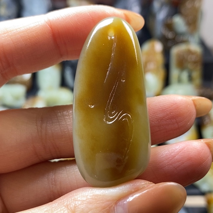 和田玉未镶嵌挂件