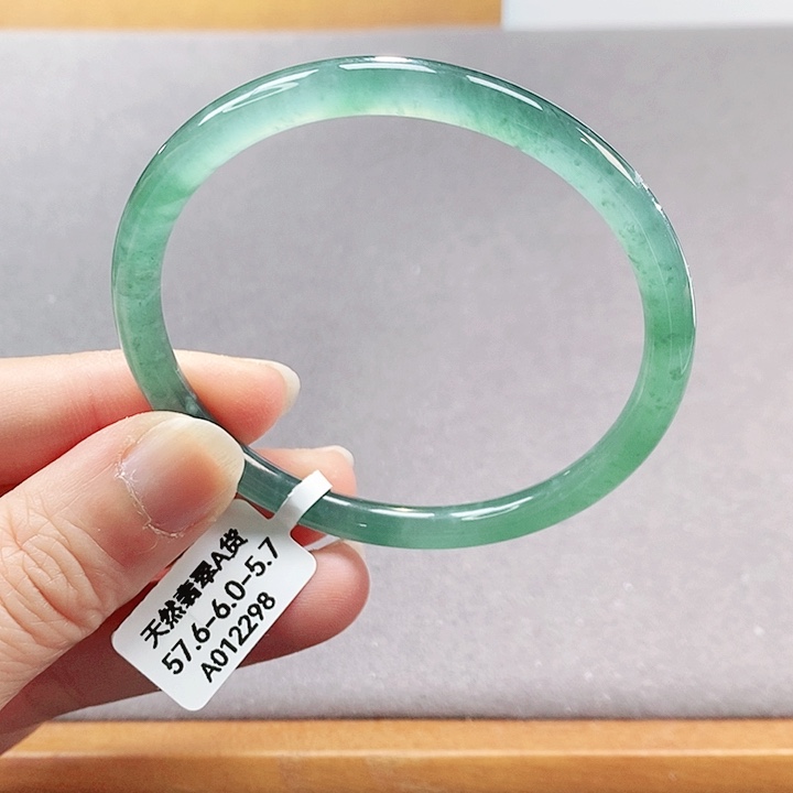 【闪购商品】翡翠手镯（圆镯）未镶嵌