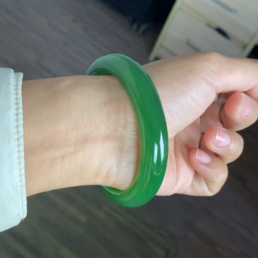 【闪购商品】未镶嵌手镯和田玉（碧玉）