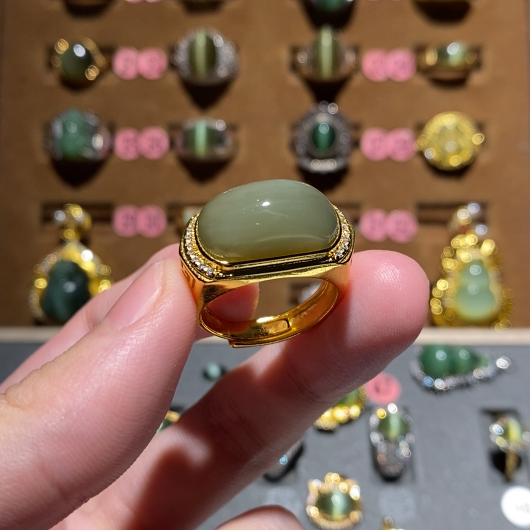 和田玉未镶嵌戒指