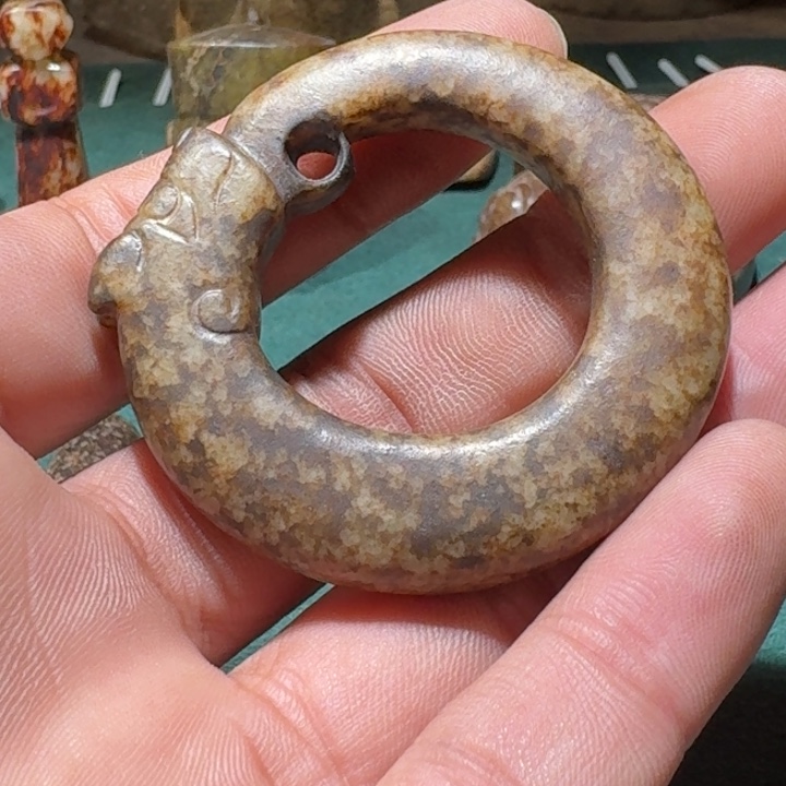 和田玉（糖玉）颈饰未镶嵌飞*