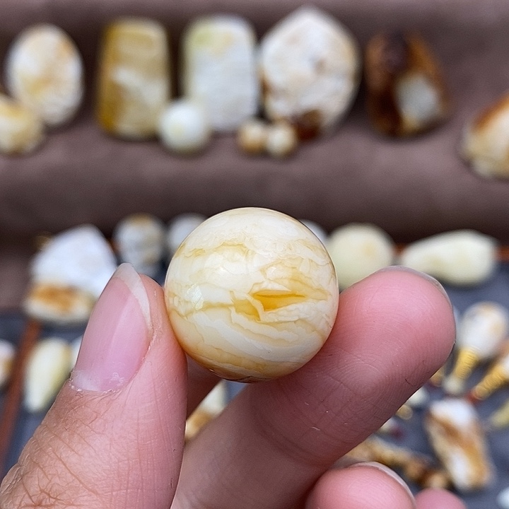 琥珀裸石未镶嵌20虎皮圆珠m90