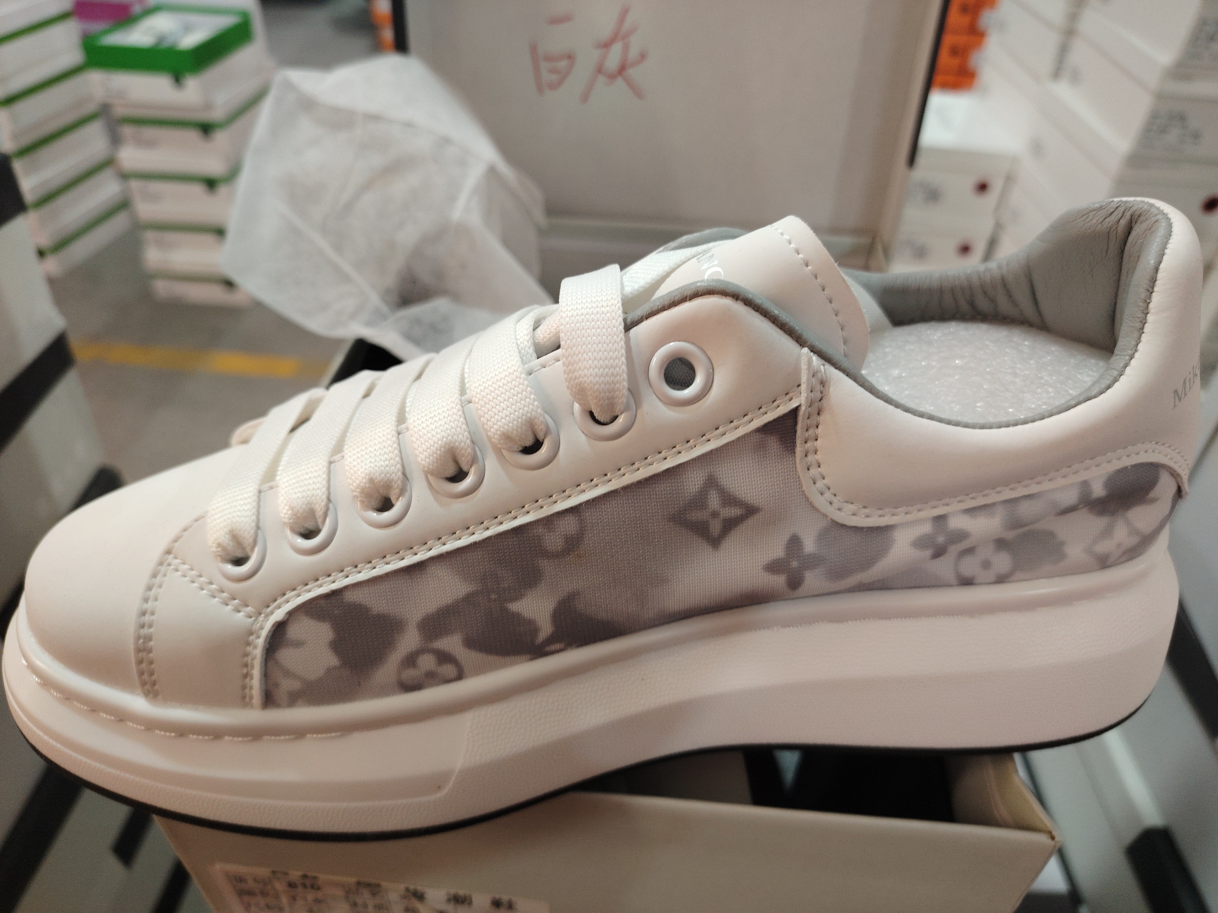 810时尚男鞋B区（白灰）