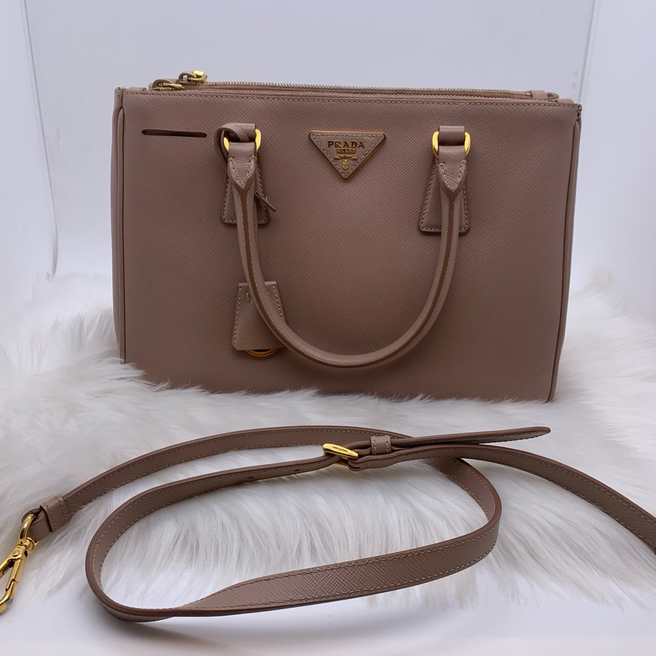 95新 Prada/普拉达 Prada杀手包粉色手提斜挎5908