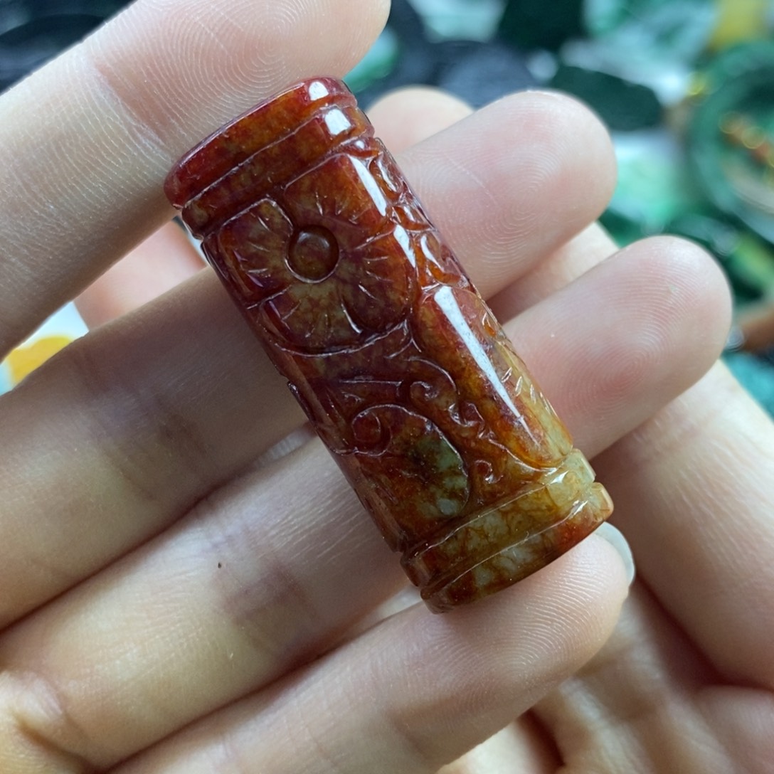 翡翠颈饰未镶嵌一**人