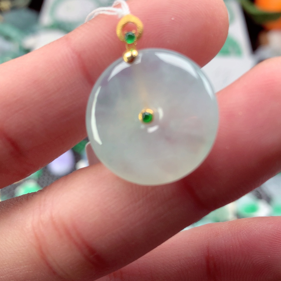 翡翠颈饰18K金镶嵌翡翠吊坠