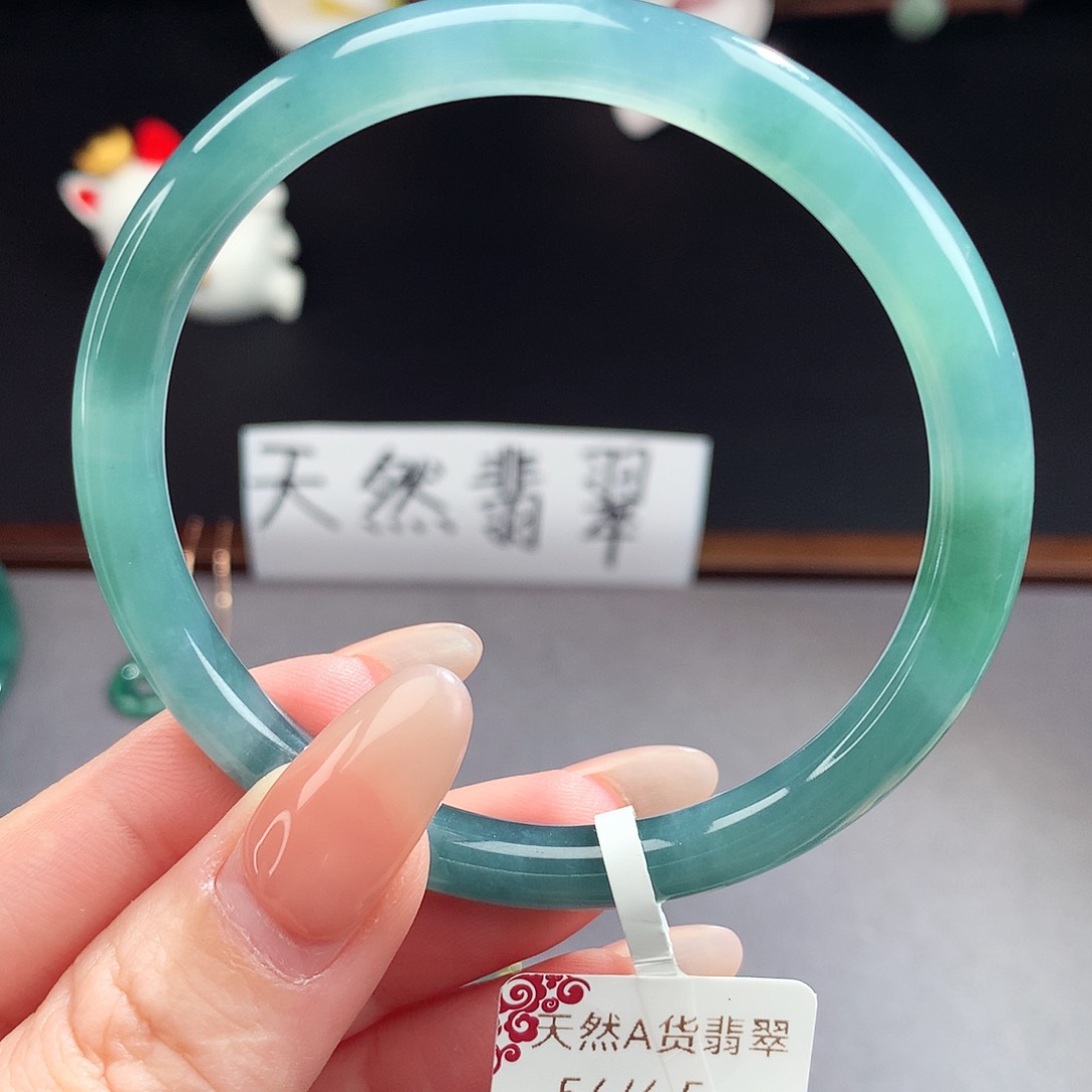 翡翠手镯（圆镯）未镶嵌
