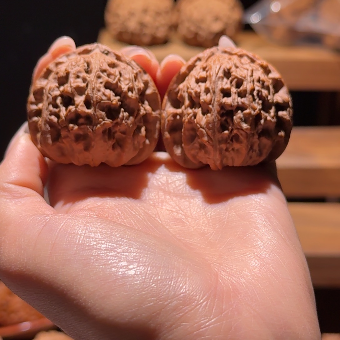 小***叔文玩核桃吊坠39角白全品