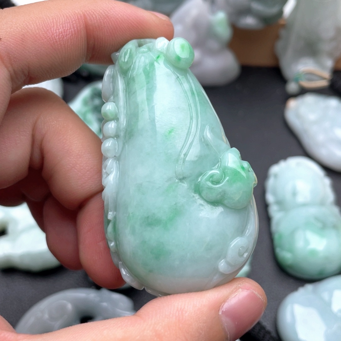 K***L翡翠未镶嵌吊坠(不含链)