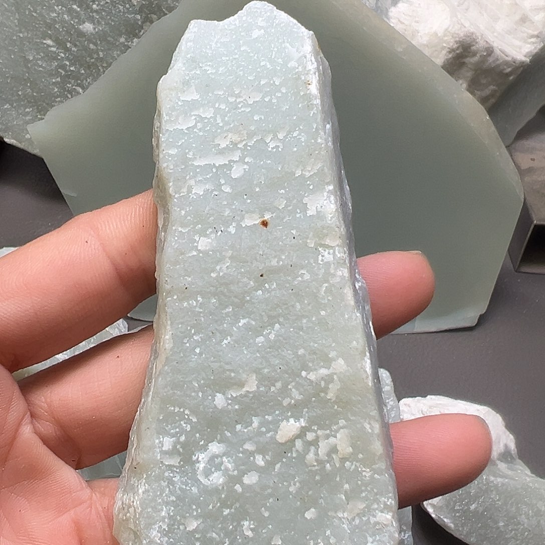 和田玉未镶嵌珠宝半成品