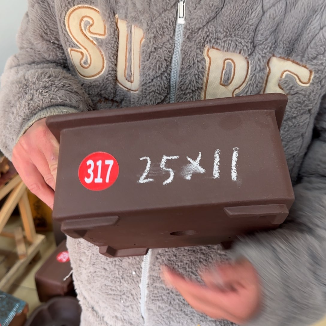 紫砂花盆呜呜呜呜