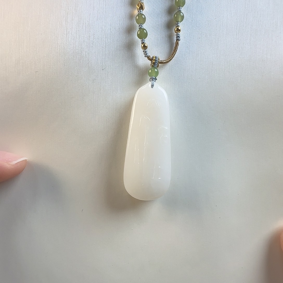 和田玉颈饰未镶嵌