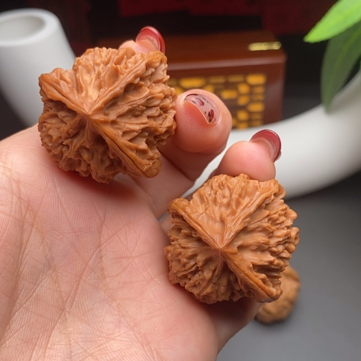 文玩核桃把件三棱