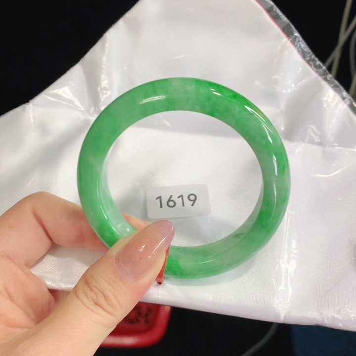 翡翠手镯未镶嵌天然翡翠手镯04