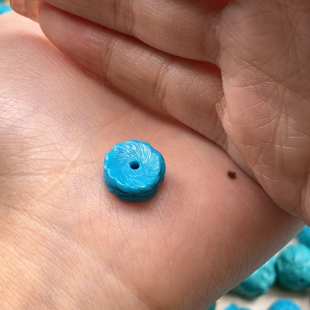 绿松石颈饰未镶嵌