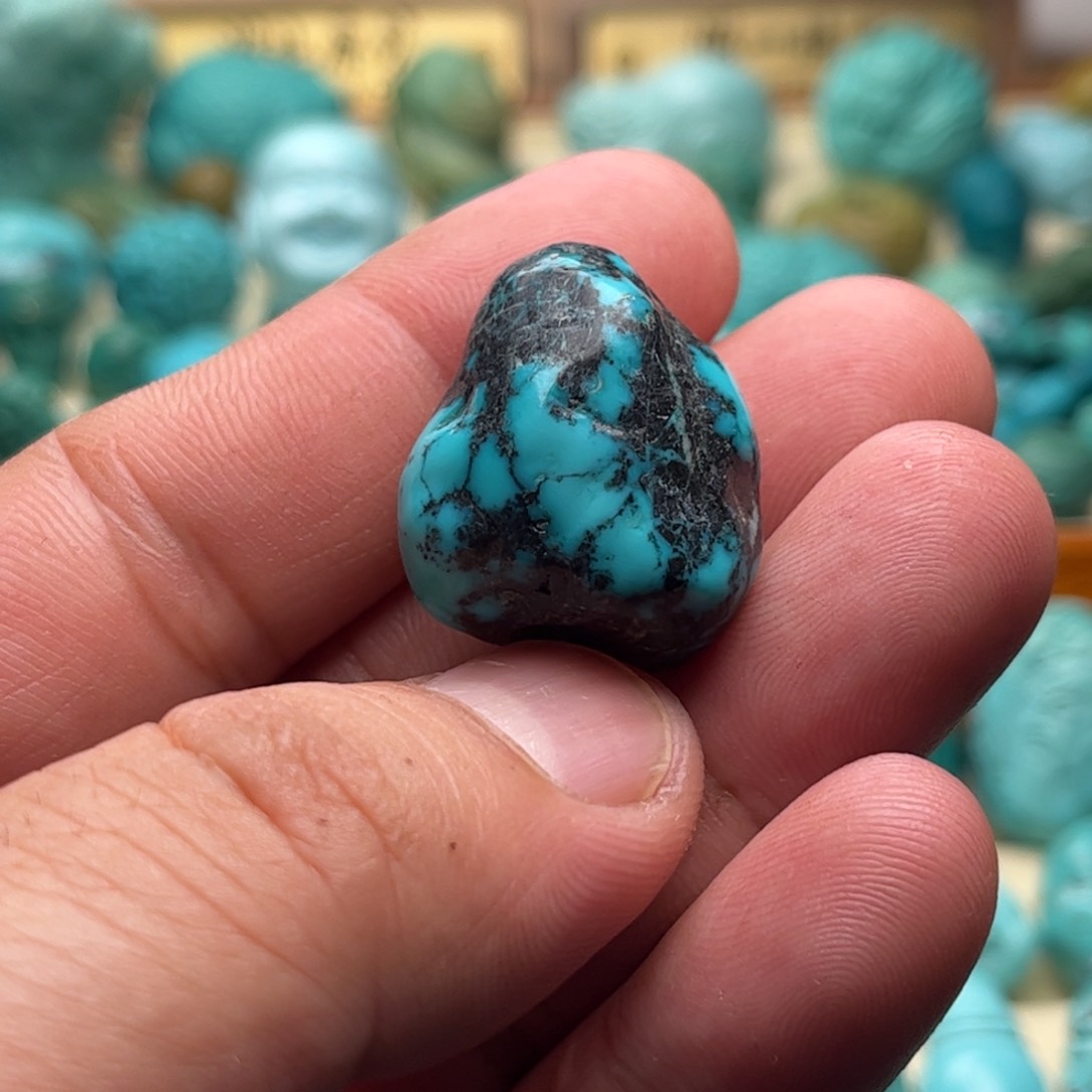 绿松石随形未镶嵌