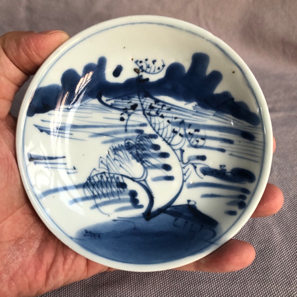 青花写意山水纹小盘