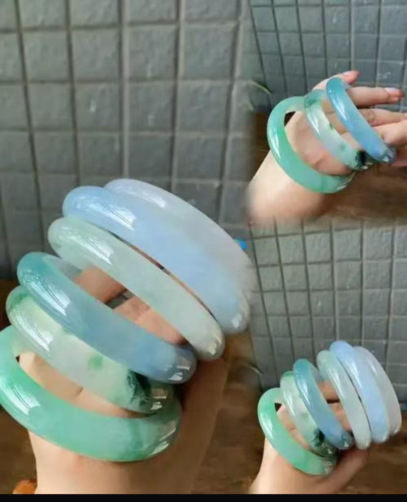 甜甜时尚大气高冰冰种女款绿色飘花冰透精美美人镯