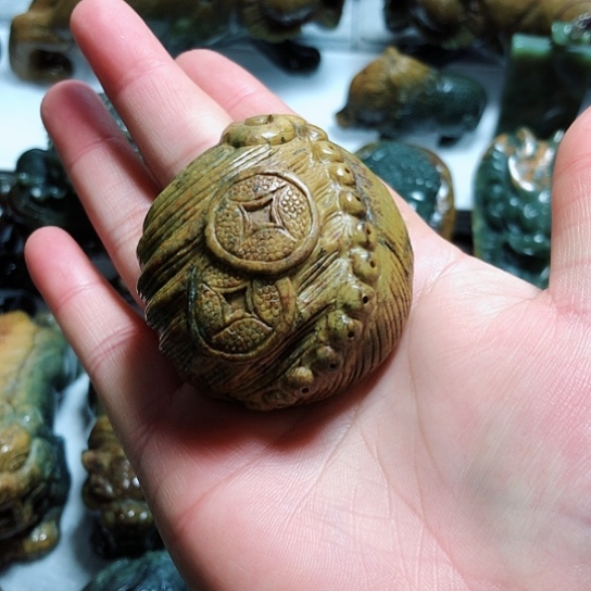 岫岩河磨玉（透闪石质玉）把件未镶嵌