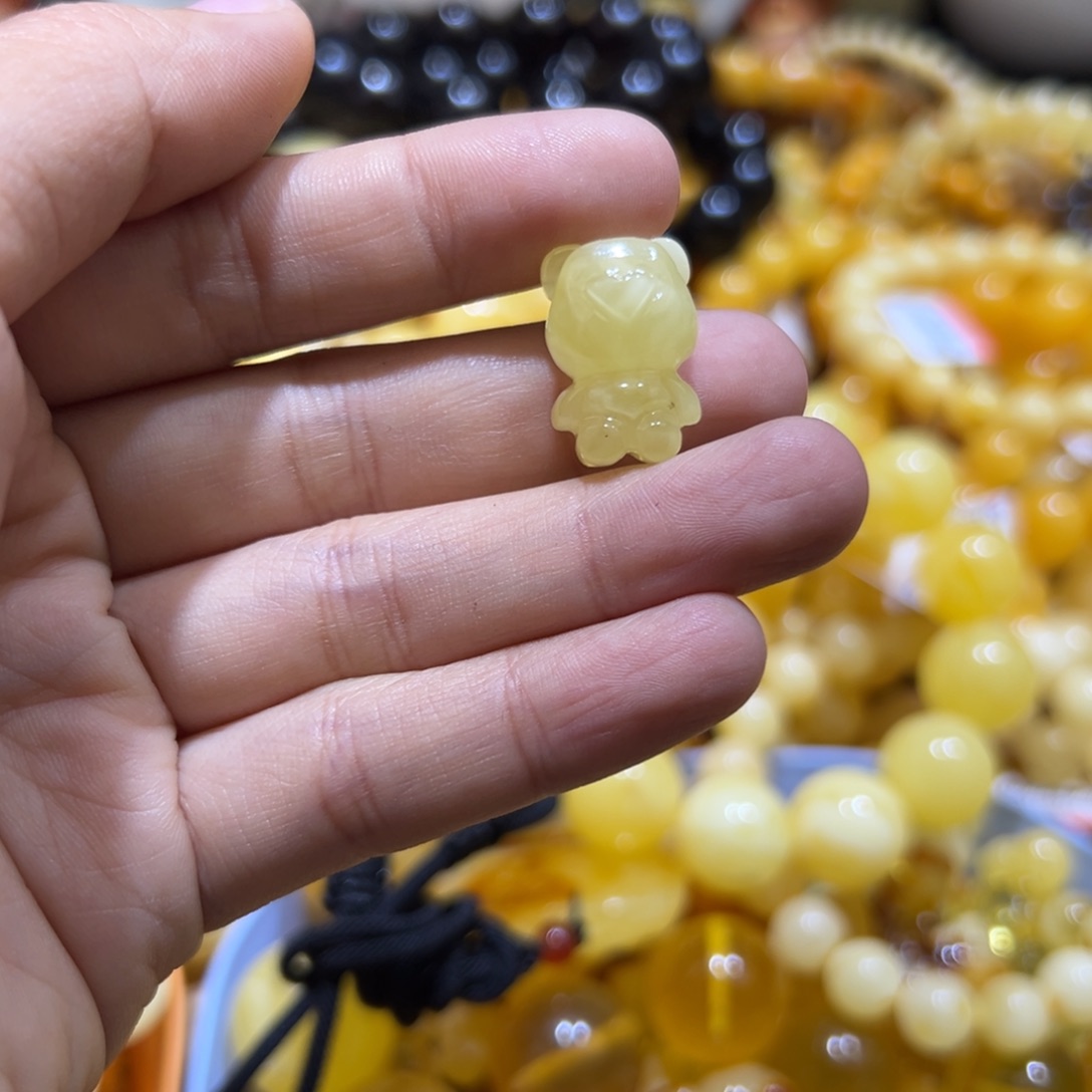 琥珀珠宝奇石未镶嵌