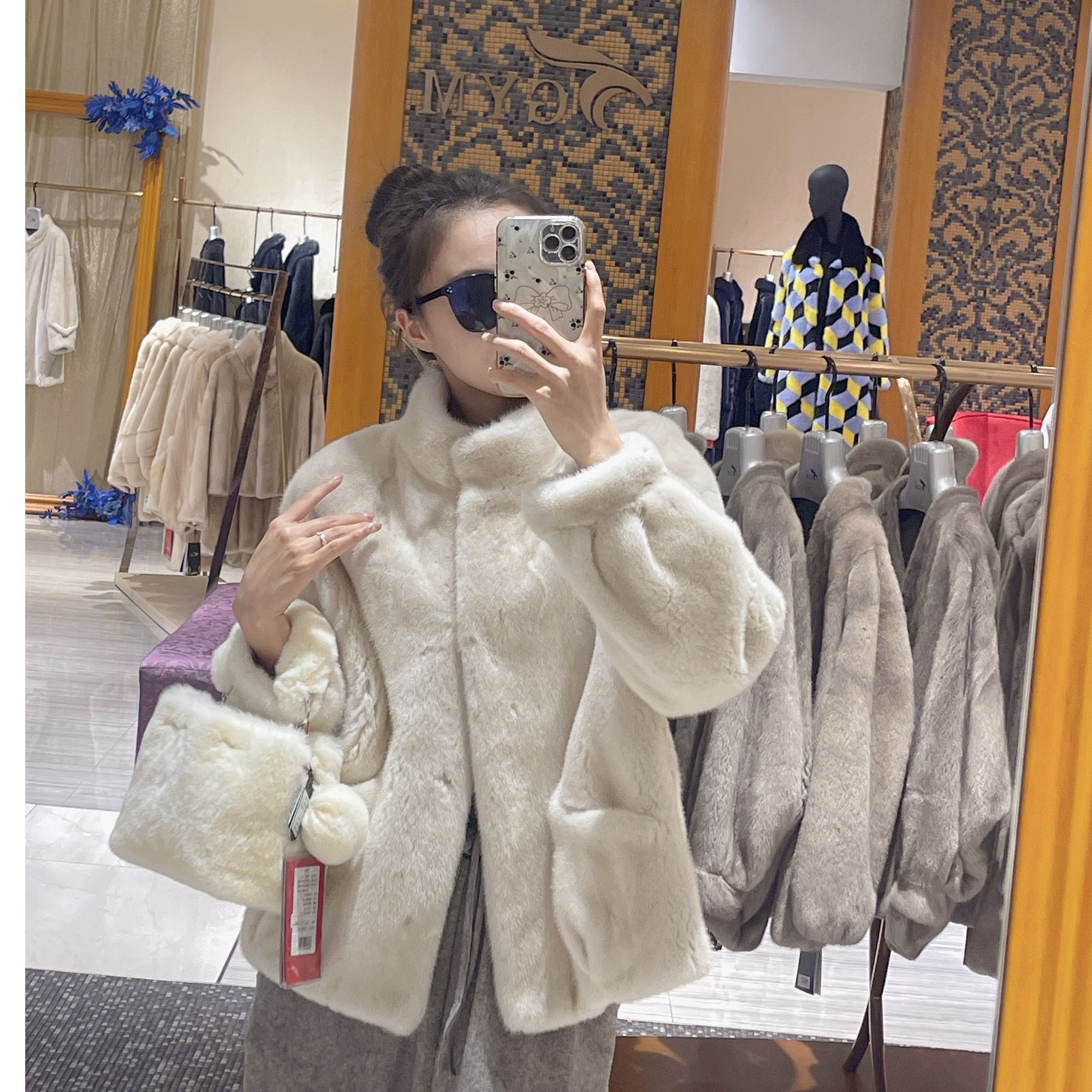 女款貂皮大衣时尚短款