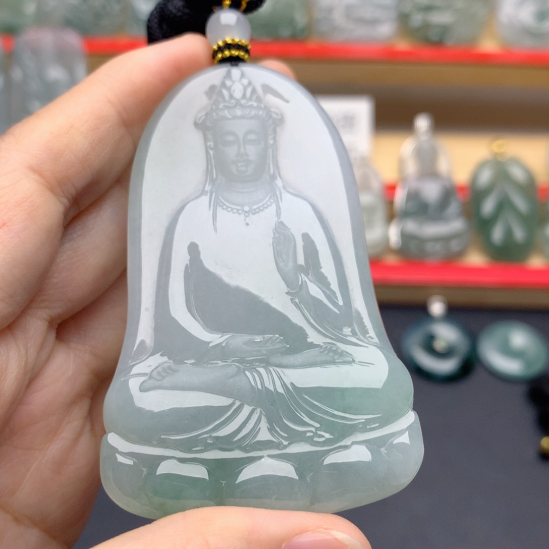 翡翠未镶嵌颈饰素衣