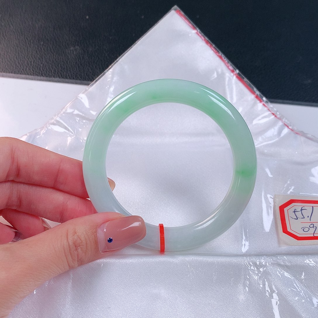 未镶嵌手镯翡翠620