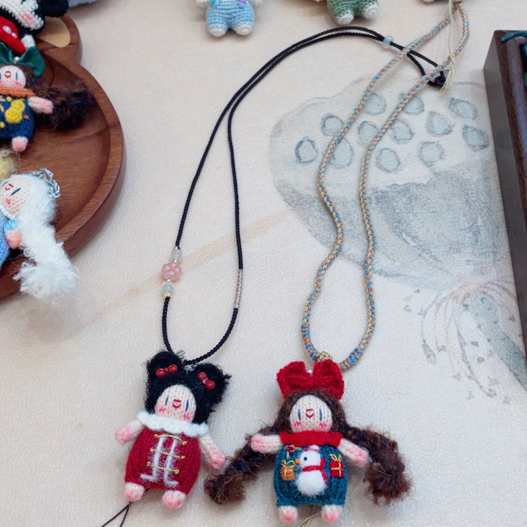 月***睡毛绒棒针小女孩毛衣链