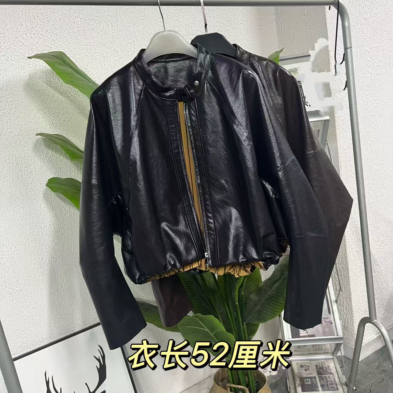蝙蝠袖圆领复古港风短款极简风皮衣