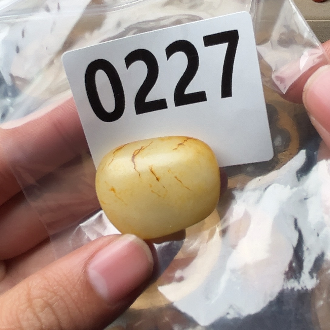 和田玉未镶嵌手串