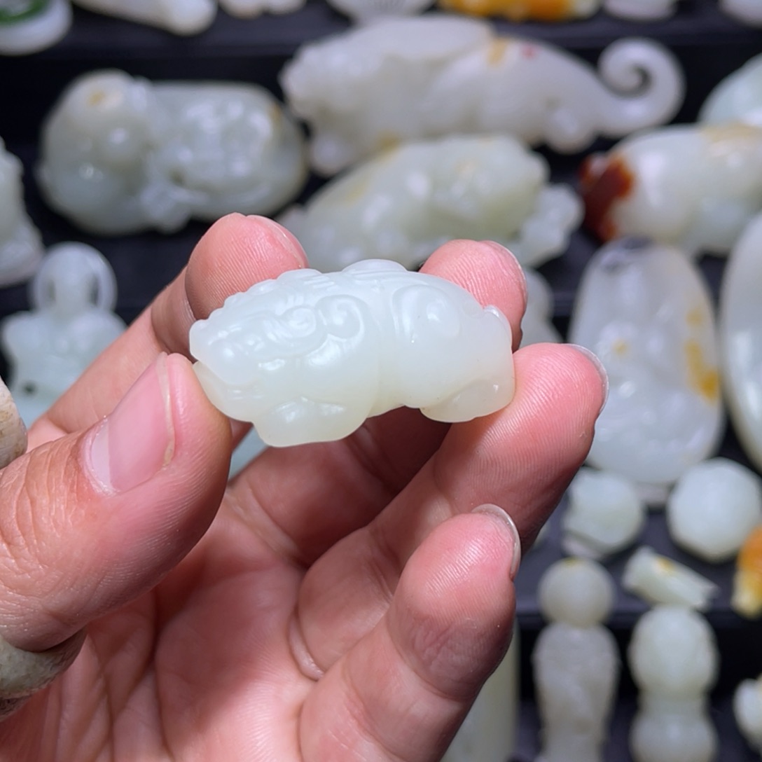 和田玉颈饰未镶嵌阿****记