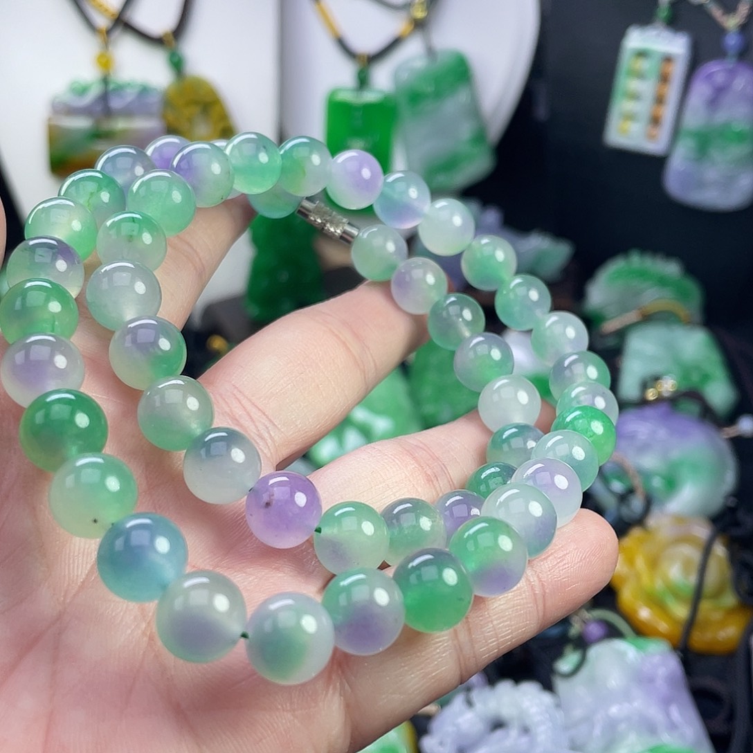 翡翠未镶嵌吊坠(赠链)