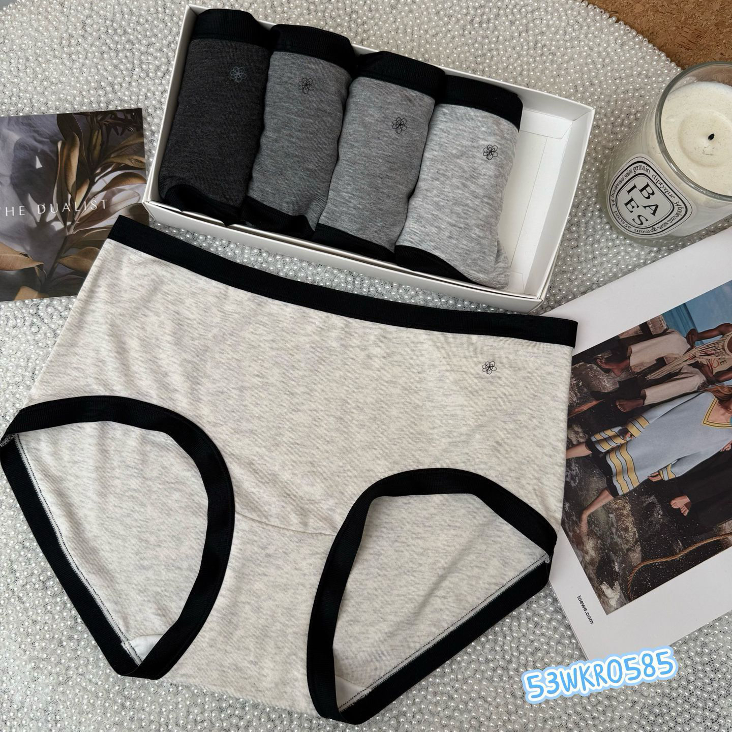 灰色线条～山茶花格雷系中腰女士三角内裤软糯亲肤透气【五条装】