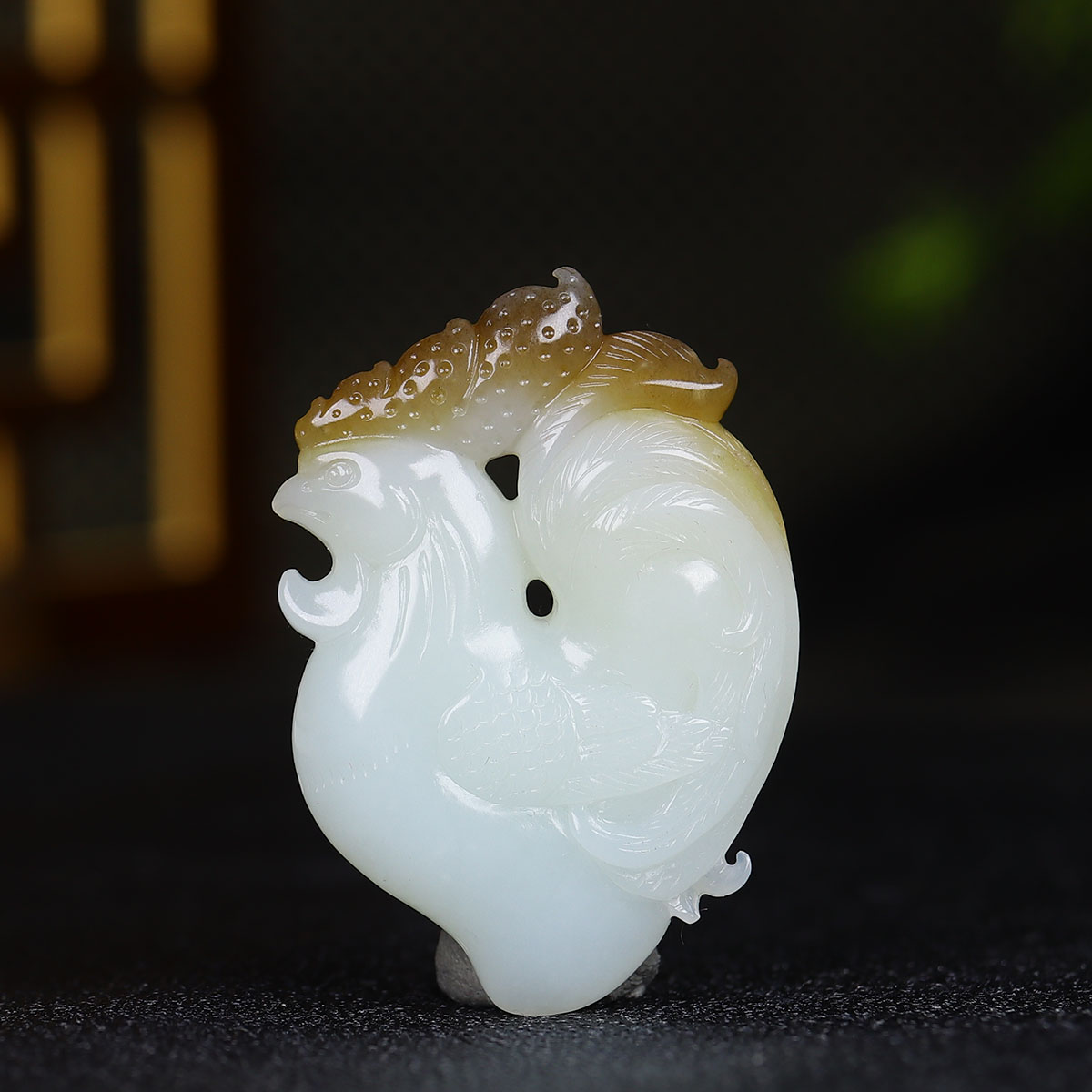 122818和田玉糖白玉生肖鸡挂件
